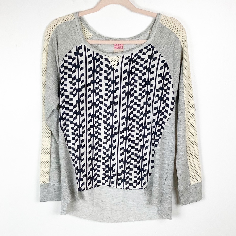 Go Make Noise Women Size XS High Low Long Sleeve Netting Geometric Top‎ Blouse